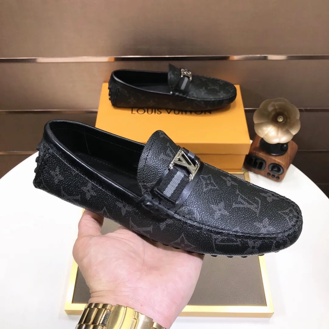 Men's men's shoes 💰420💰 [LV Doudou shoes] (water-dyed cowhide lining) new model is on the market, available on the official website. The new Doudou shoes are processed into single-color materials, and the uppers are made of imported special materials. The body of the shoe is fully hemmed with mark thread, and is lined with imported original cowhide leather. The elegant shoe shape is super suitable for all-matching, and the size is 38-44.